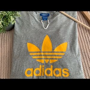 Adidas Original | Grey Shirt, Yellow Logo | Size L